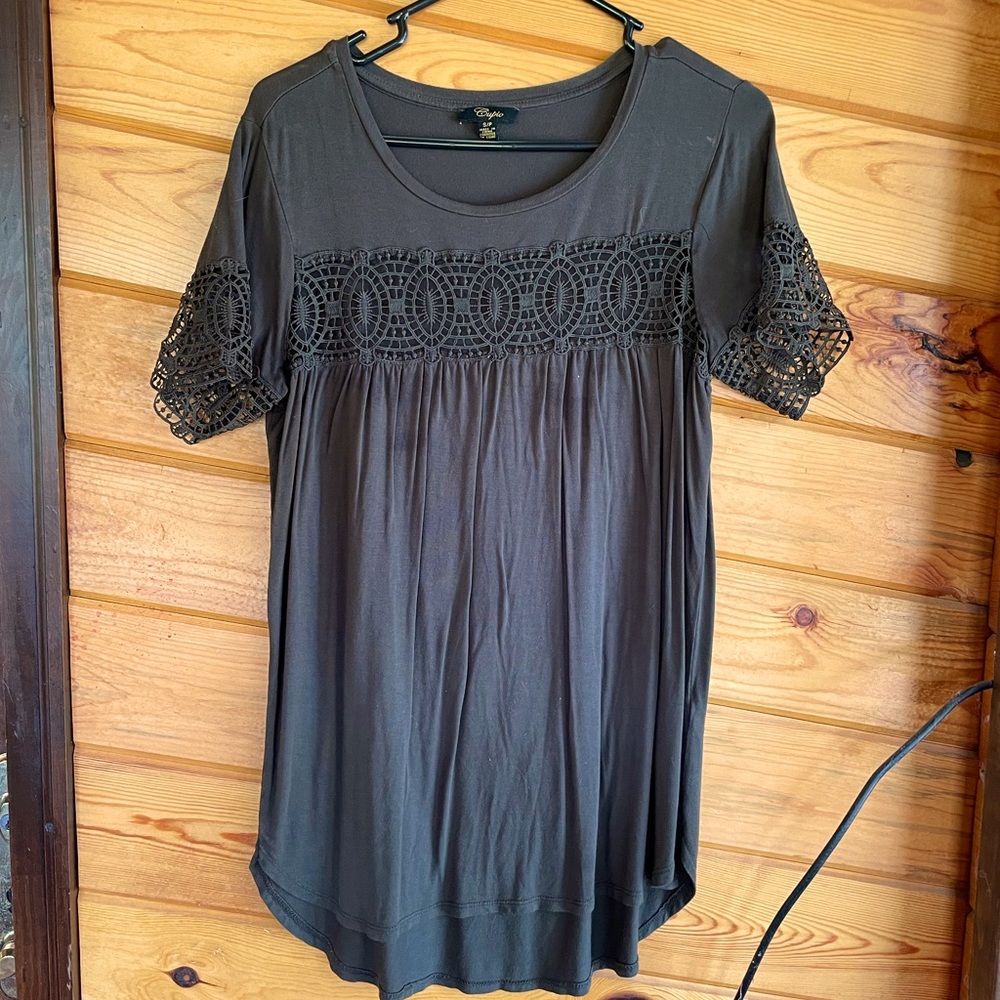 Cupio • Short Sleeve Top • Women's Small